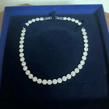 Swarovski 라운드컷 크리스탈 목걸이