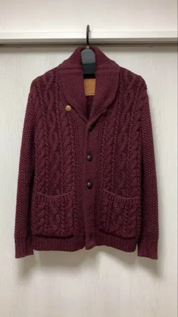 BY GLADHAND 버건디 케이블 니트 가디건