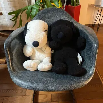UNIQLO kaws SNOOPY 화이트 블랙 2체 세트 M 사이즈
