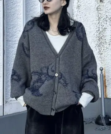 JEANASIS 페이즐리 라메 기모 V넥 가디건