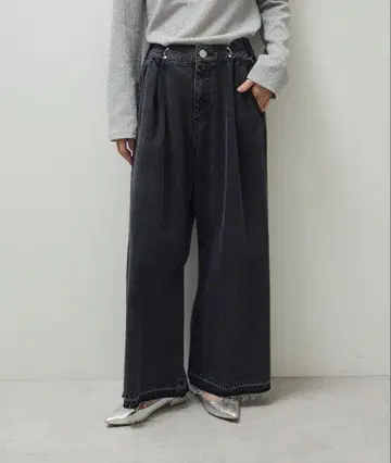 턱 와이드 데님 팬츠 블랙