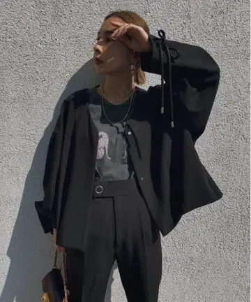 Ameri KNOT SLEEVE JACKET 블랙 S사이즈