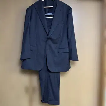 블랙 스트라이프 비즈니스 정장