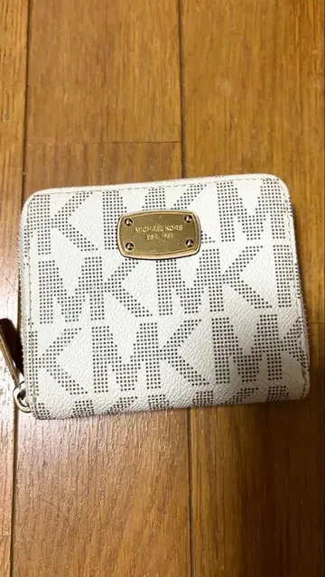 Michael Kors 이단 접이식 지갑 화이트