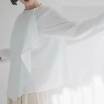 북유럽 생활 잡화점 ERIKO YAMAGUCHI hope 화이트 블라우스