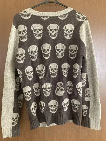 새상품급 M 남성용 HYSTERIC GLAMOUR 스컬 패턴 가디건