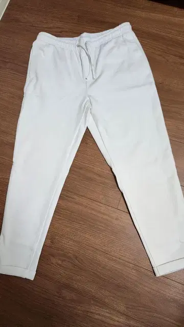 ZARA 화이트 조거 팬츠 L 사이즈
