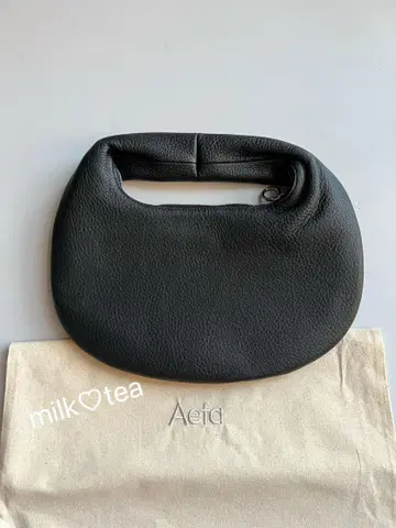 Aeta 아에타 라운드 원숄더 M 핸드백 블랙