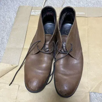브라운 가죽 처카 부츠