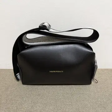 THEATRE PRODUCTS 바디백