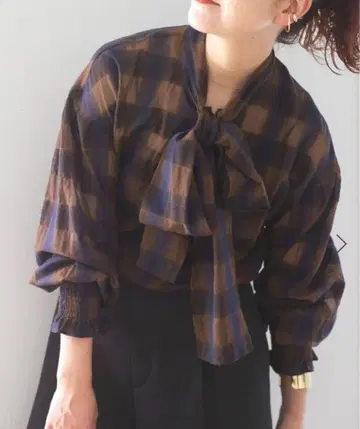 Spick & Span 옴브레 보타이 블라우스 완판
