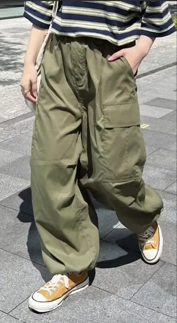 거의 새상품 CPCM 카고 팬츠 카키