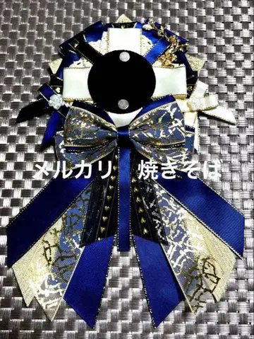 로제트 캔뱃지 이타백 마츠리단 블루 네이비 컬러 골드 장미