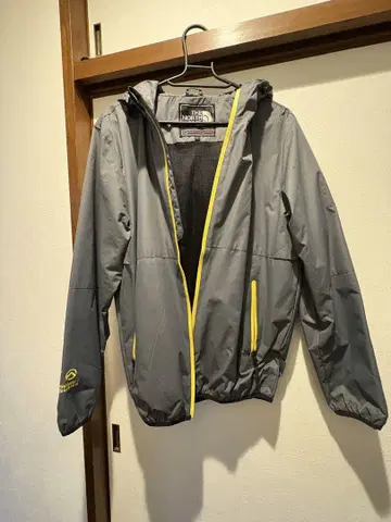 THE NORTH FACE 그레이 나일론 자켓