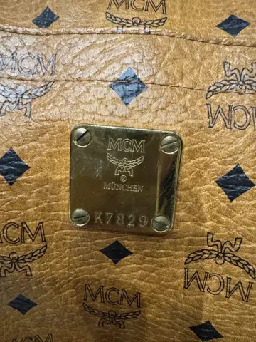 MCM 브라운 숄더백 K7829