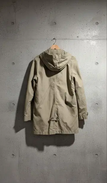 GAP 베이지 후드 부착 코트