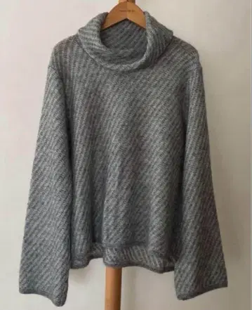 ARTISAN 아티산 실버 그레이 모헤어 니트