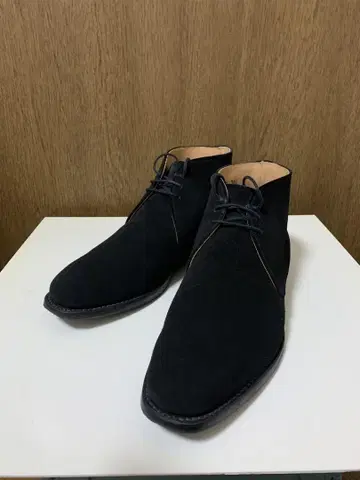 스코치 그레인 스웨이드 처카 부츠