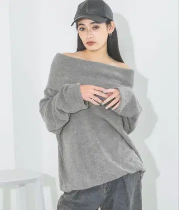 새상품급*지나시스*2WAY 부클레 오프숄더 풀오버