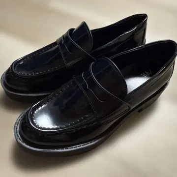 ZARA 블랙 로퍼