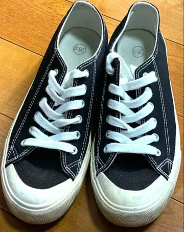 블랙 캔버스 스니커즈