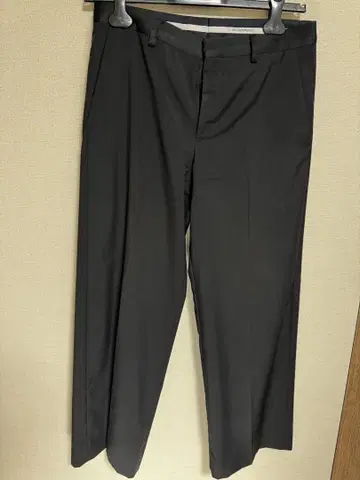 EMPORIO ARMANI 블랙 슬랙스