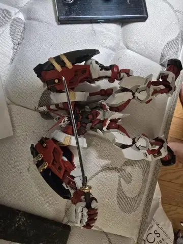 하이레졸루션 건담 아스트레이 레드 프레임 파워드 레드 통짜 조립