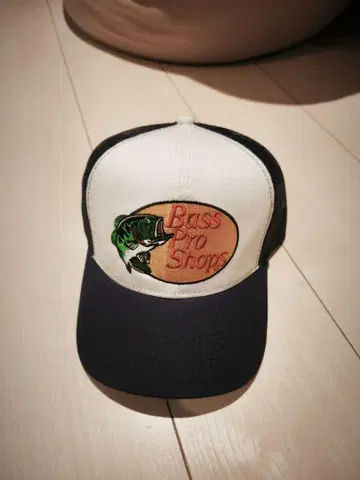 Bass Pro Shops 자수 캡 화이트/네이비
