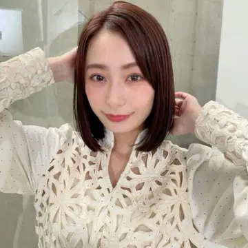 릴리 브라운 컷워크 새틴 드레스