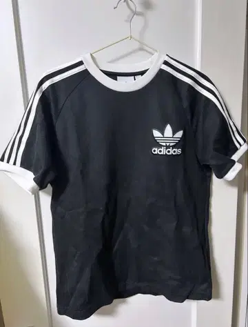 PAKAIAN adidas 아디다스 반팔 로고 T셔츠 사이즈 S
