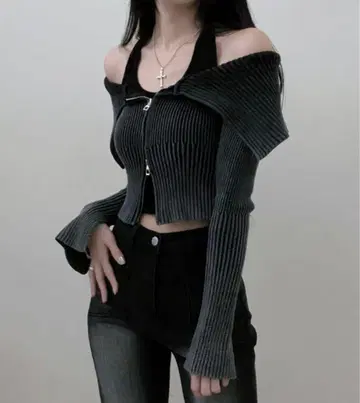 SONA 투톤 세일러 오프숄더 크롭 집업 니트 시즈니룩
