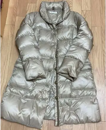 베이지 버튼 달린 다운 자켓 골든 베어