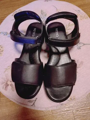 CALDA 블랙 샌들