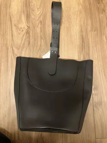 ZARA 블랙 토트백 M 사이즈