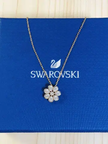 새상품급 스와로브스키 Swarovski 아스트리드 펜던트