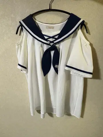 axes femme 세일러 카라 블라우스