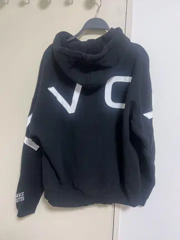 RVCA 블랙 후드 부착 후드티