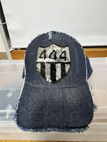 요시노리 코타케 캡 데님