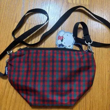 familiar 빨간색과 블랙 체크 무늬 숄더백