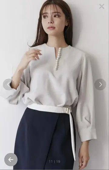 TONAL 베이지 펄 버튼 블라우스 38