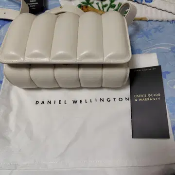 DANIEL WELLINGTON 아이보리 숄더백 미사용 새상품