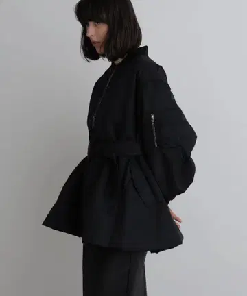 LE PHIL 나일론 허리 벨트 퍼피 자켓