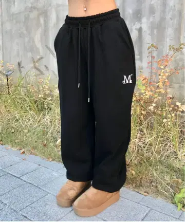 MUCENT Logo Jogger Sweat Wide Pants