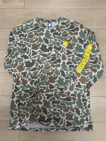 UNDEFEATED 카모 패턴 긴팔 T셔츠 M