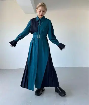 HARE 사이드 플리츠 원피스 블루그린