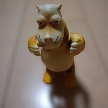 1972년제 괴수 피규어
