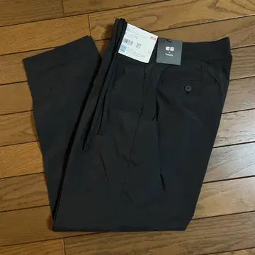 UNIQLO theory 콜라보 감동 턱 이지 팬츠 블랙 S 사이즈