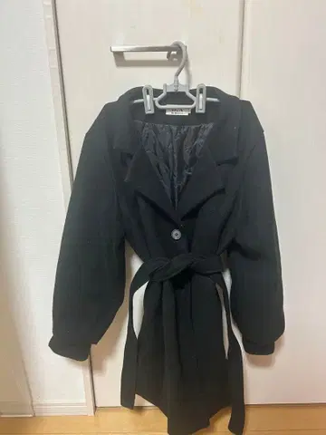 블랙 벨트 롱 코트