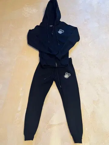 컨디션 최상 초레어 1piu1uguale3 우노피우노우과레토레 셋업 S