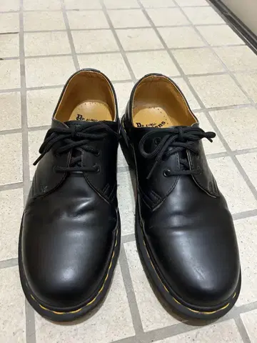 박스 있음 [ UK7 ] Dr. Martens 1461 3홀 신발